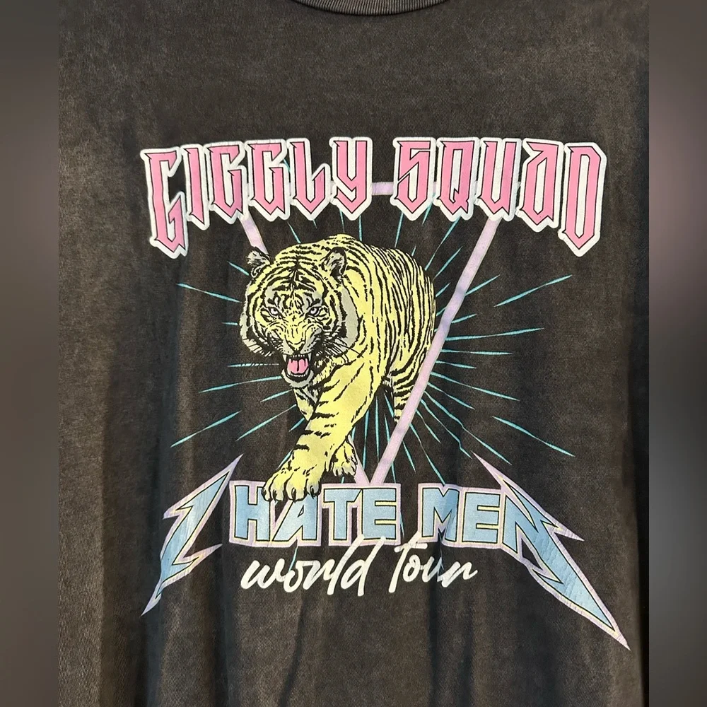Giggly Squad “I Hate Men World Tour” Gray T-Shirt - Picture 3 of 4
